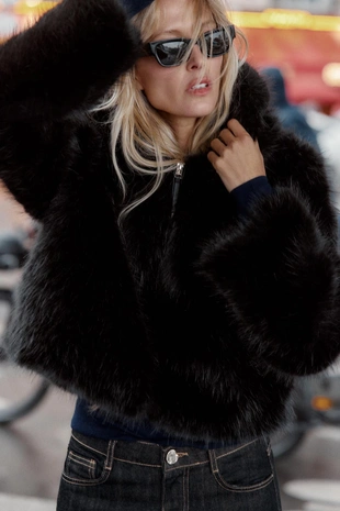 Куртка с капюшоном и искусственным мехом- Заказать в России