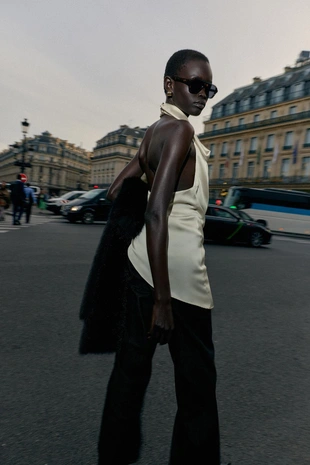 Атласный топ халтер асимметричного кроя- Заказать в России