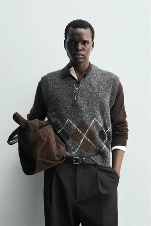 Жаккардовый жилет в ромбы- Заказать в России