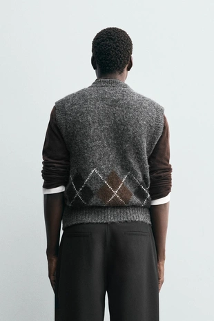 Жаккардовый жилет в ромбы- Заказать в России