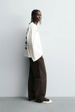 Футболка с контрастным текстовым принтом- Заказать в России