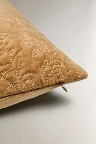 Обивка подушки из бархата- Заказать в России