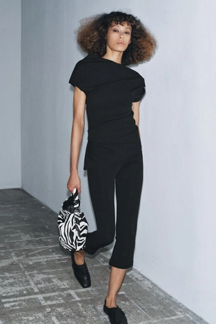 Брюки капри из крепа с разрезом- Заказать в России