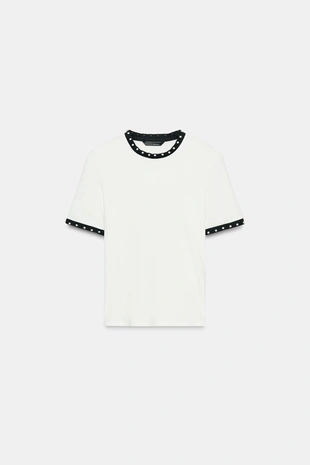 Футболка с жемчугом и трикотажными деталями- Заказать в России