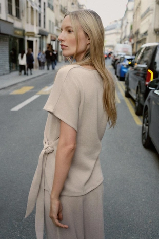 Мягкий топ с узлом- Заказать в России