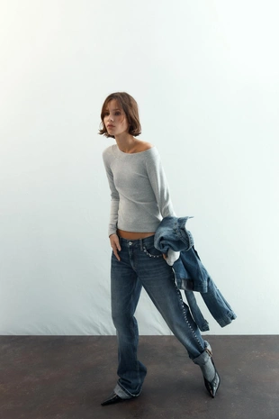 Футболка в рубчик с вырезом «лодочка»- Заказать в России