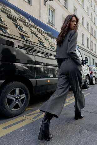 Брюки кюлоты в тонкую полоску с ремнем- Заказать в России