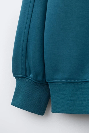 Спортивная толстовка с логотипом- Заказать в России