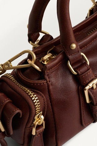 Сумочка через плечо из ограниченной коллекции кожаная с пряжками- Заказать в России