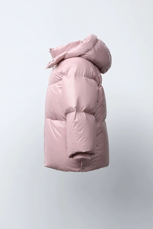 Водоотталкивающий и ветрозащитный пуховик из пера и пуха