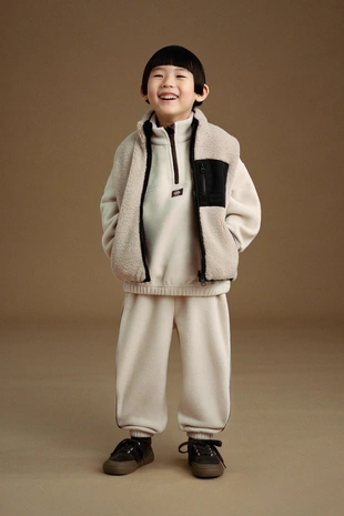 Флисовые брюки-джоггеры с контрастной отделкой- Заказать в России