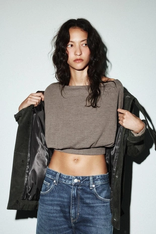 Мягкий свитер с длинными рукавами- Заказать в России