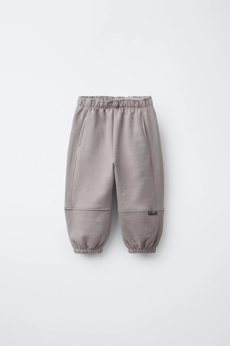 Мягкие джоггеры с ярлыком