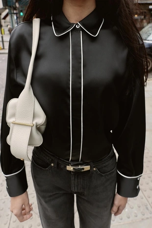 Атласная рубашка оверсайз с контрастной отделкой- Заказать в России