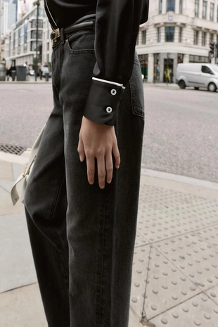 Атласная рубашка оверсайз с контрастной отделкой- Заказать в России