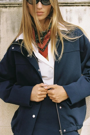 Бомбер из ткани интерлок с воротником-стойкой- Заказать в России