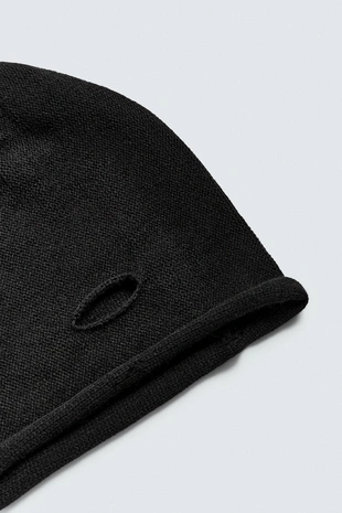 Купить Zara Трикотажная шапка с эффектом рваных деталей