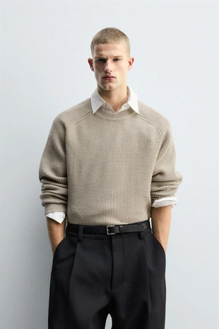 Свитер геометрического кроя из рельефной ткани- Заказать в России