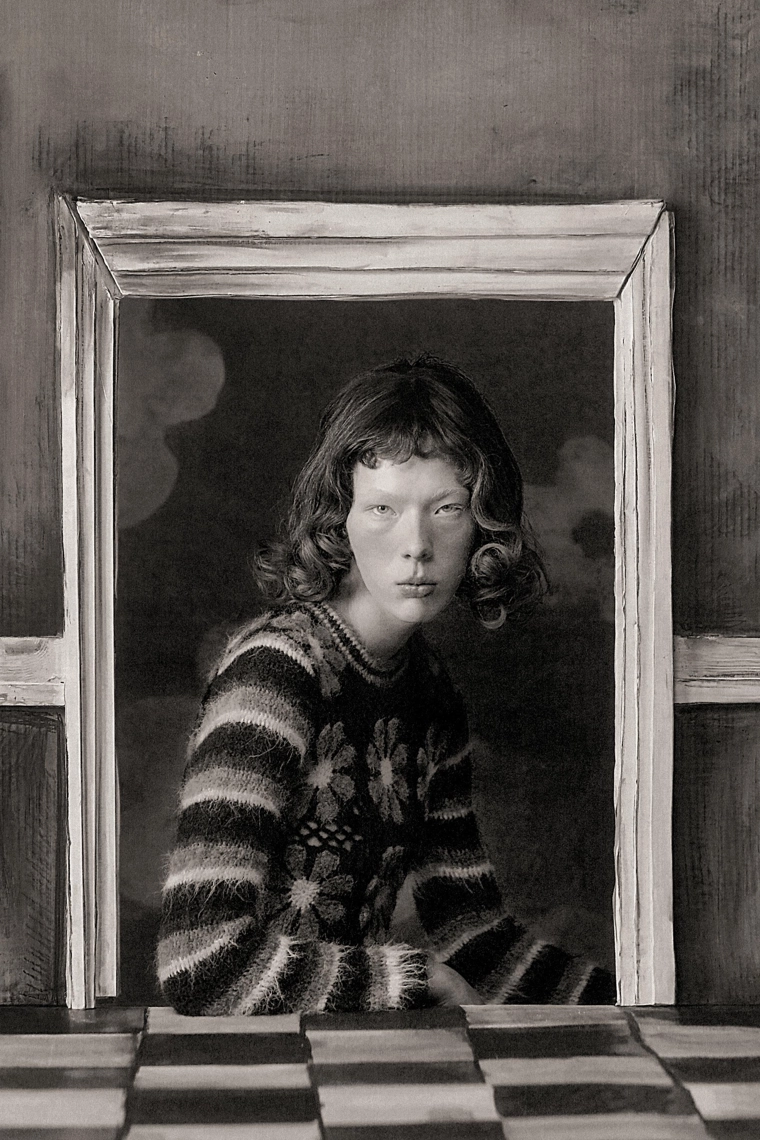 Трикотажный цветочный свитер