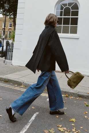 Короткое пальто из смесовой шерсти с шарфом- Заказать в России