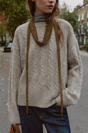 Мягкий свитер с узором «косы»- Заказать в России