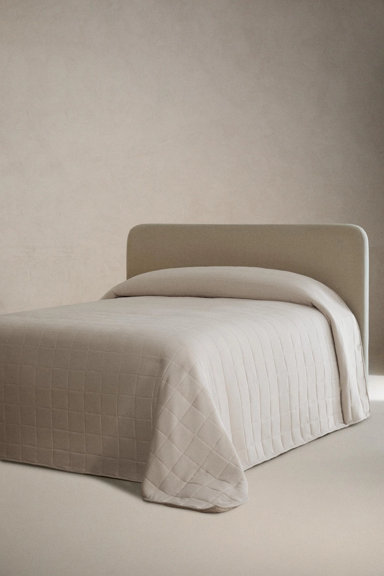 Реверсивное стеганое одеяло из искусственного меха