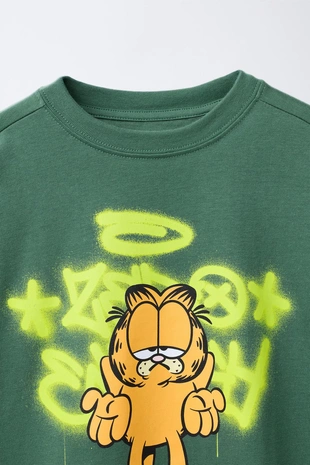 Футболка с граффити-принтом GARFIELD © PAWS INC- Заказать в России