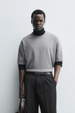 Футболка с контрастной нашивкой- Заказать в России