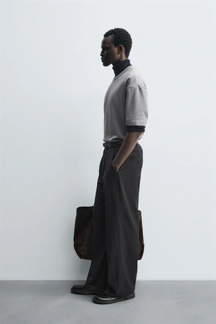 Футболка с контрастной нашивкой- Заказать в России