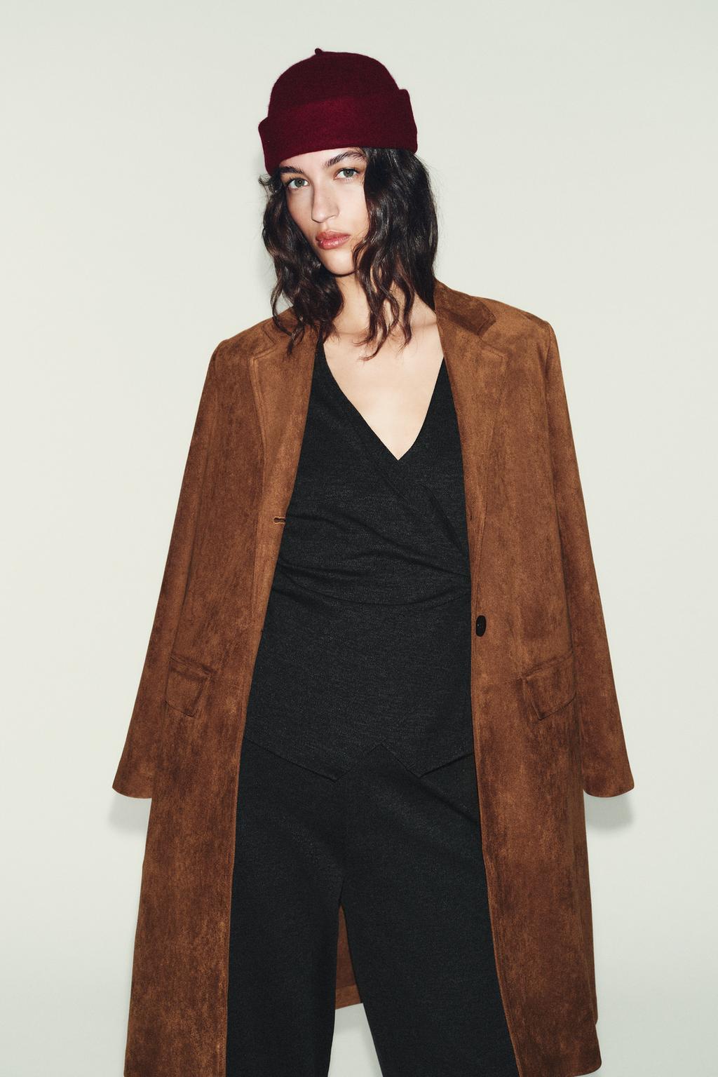 ТОП С БРОШЬЮ СБОКУ