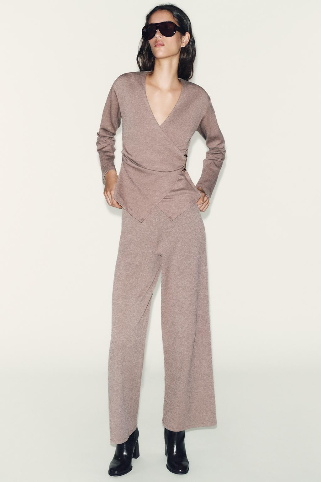 ТОП С БРОШЬЮ СБОКУ