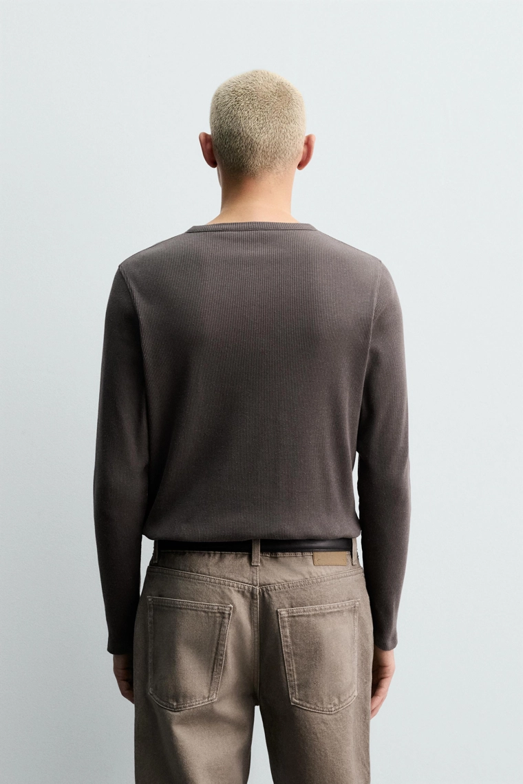 Футболка с воротником-стойкой из хлопка и конопли