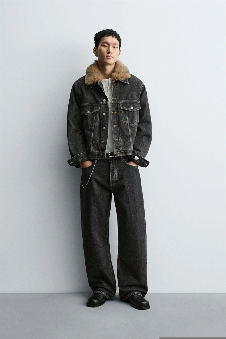 Джинсовая куртка с воротником из искусственного меха