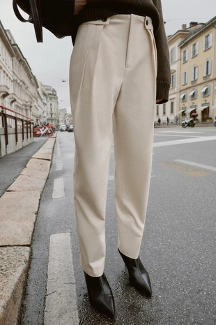 Купить Zara Брюки CARROT FIT с пуговицами на поясе