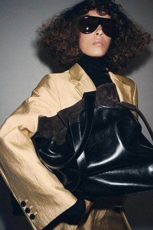 Купить Zara Укороченный блейзер из ткани с металлическим блеском — ZW COLLECTION