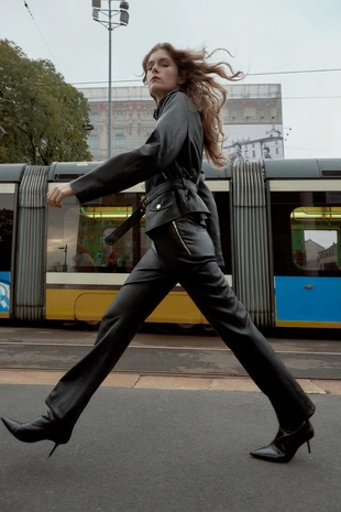 Купить Zara Брюки FLARE из искусственной кожи