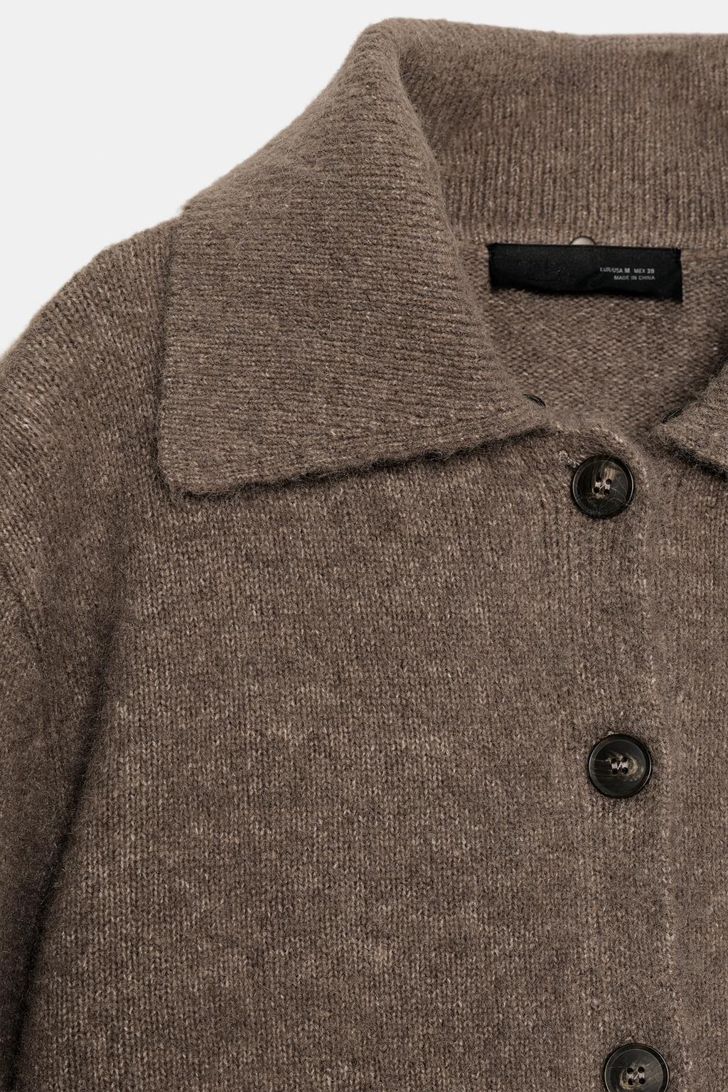 ВЯЗАНЫЙ ЖАКЕТ С ЛАЦКАНАМИ И ЭФФЕКТОМ МЕХА