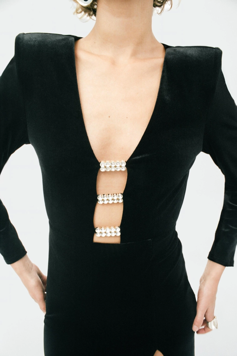 Сияющее бархатное платье-миди с аппликациями