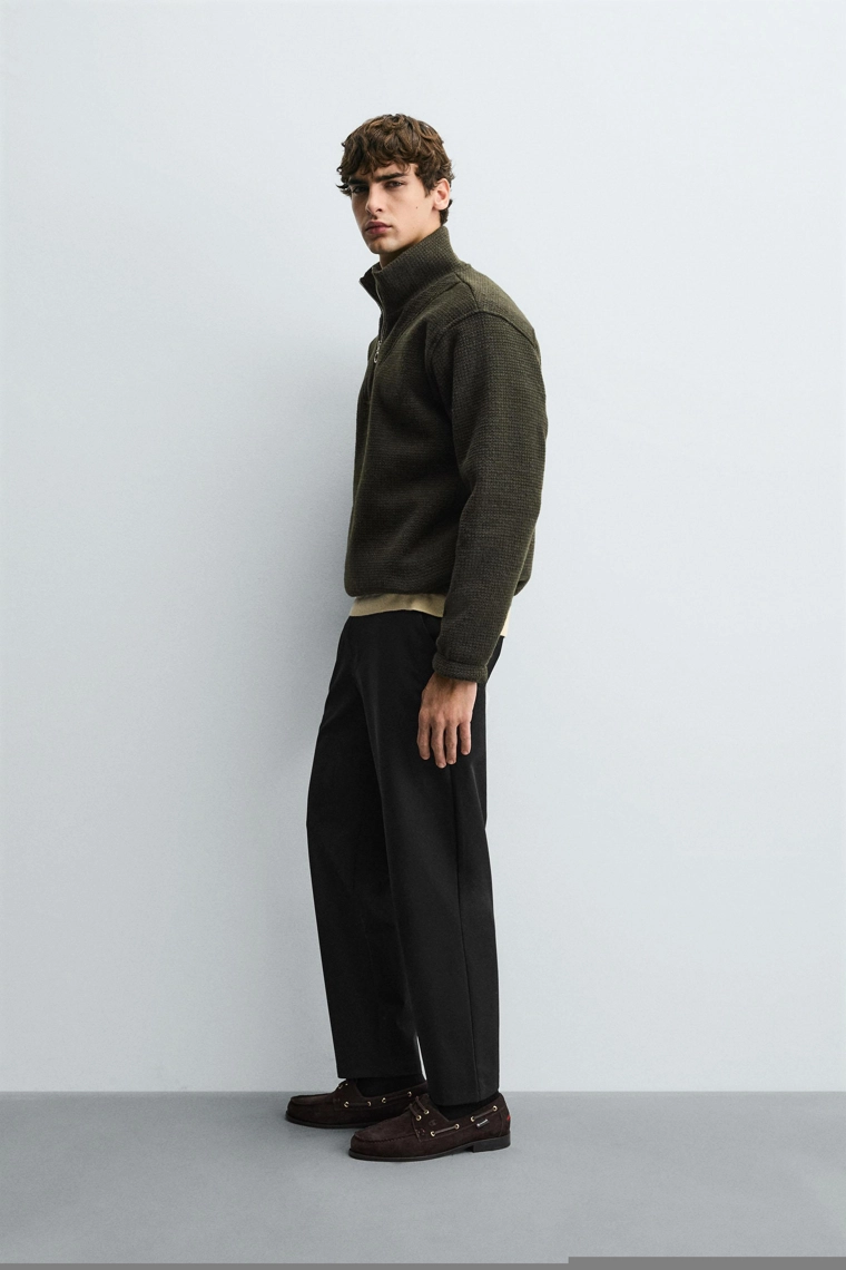 Брюки из комфортного текстурированного материала