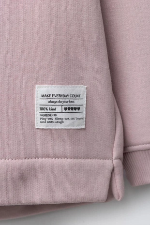 Однотонная толстовка с этикеткой