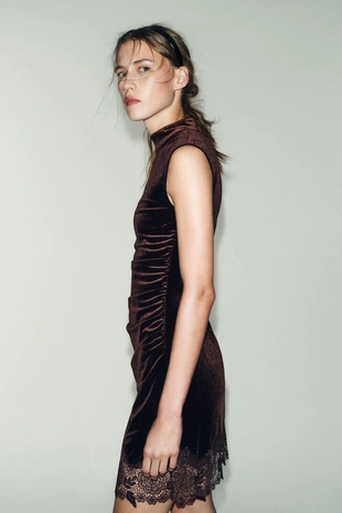 Бархатное платье с кружевом- Заказать в России
