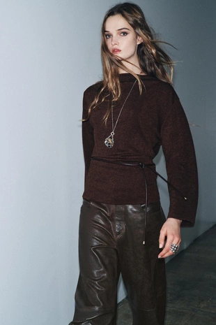 Топ из рельефной ткани с поясом