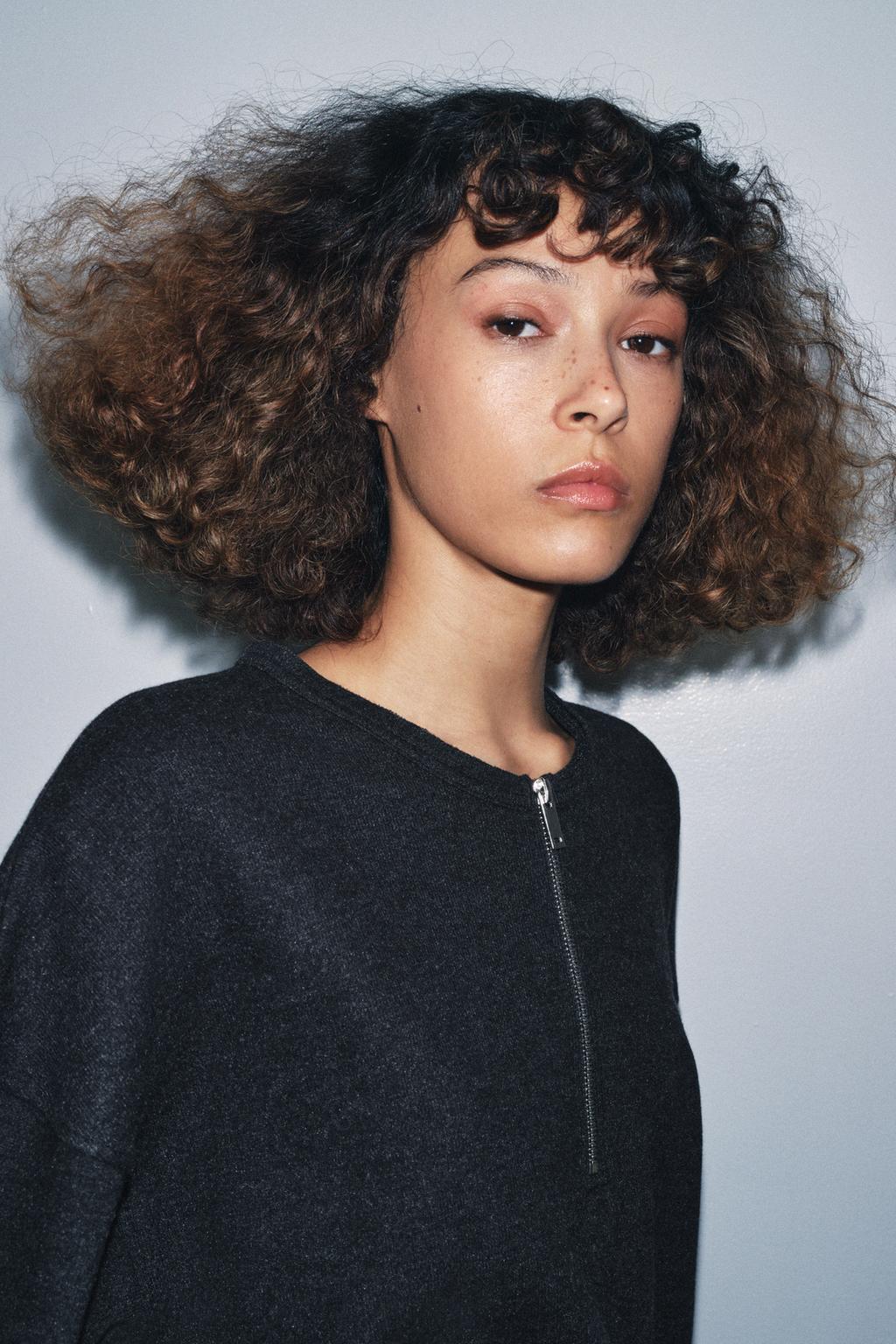 ТОЛСТОВКА НА МОЛНИИ С МЯГКИМ РУБЧИКОМ