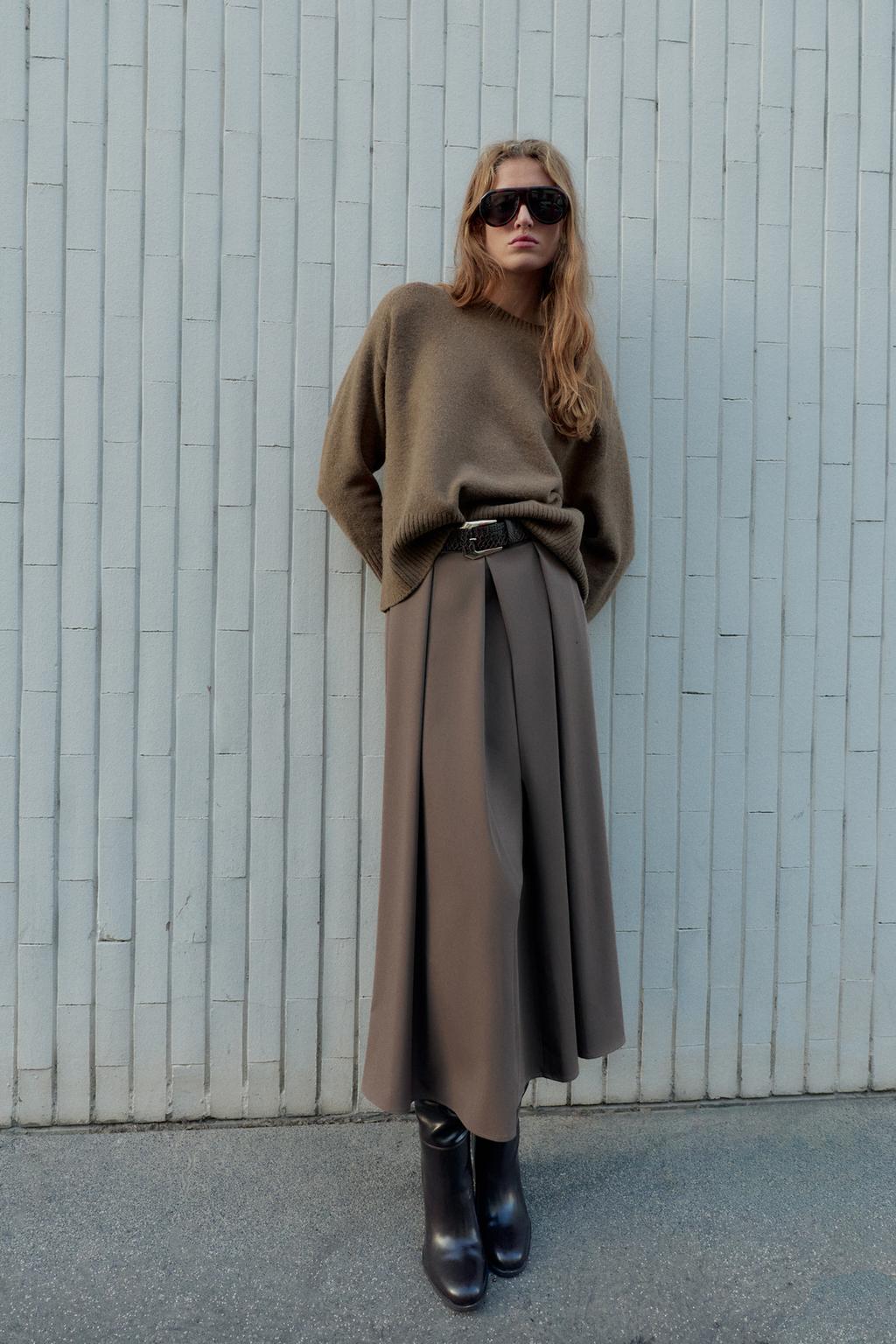 МЯГКИЙ ТРИКОТАЖНЫЙ СВИТЕР