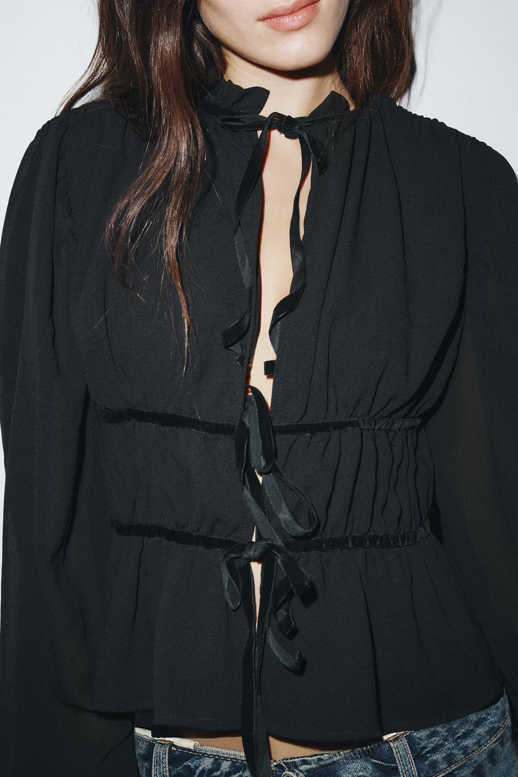 БЛУЗА ИЗ КРЕПА С БАРХАТНЫМИ БАНТАМИ