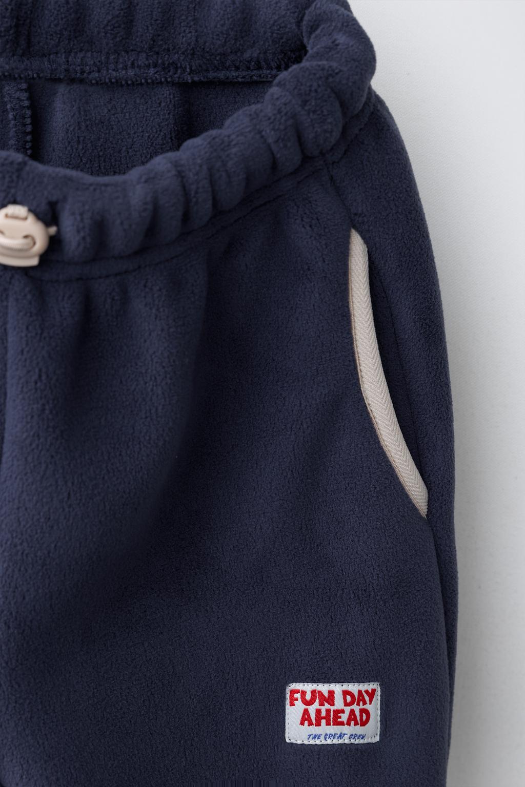 БРЮКИ-ДЖОГГЕРЫ ИЗ ФЛИСА