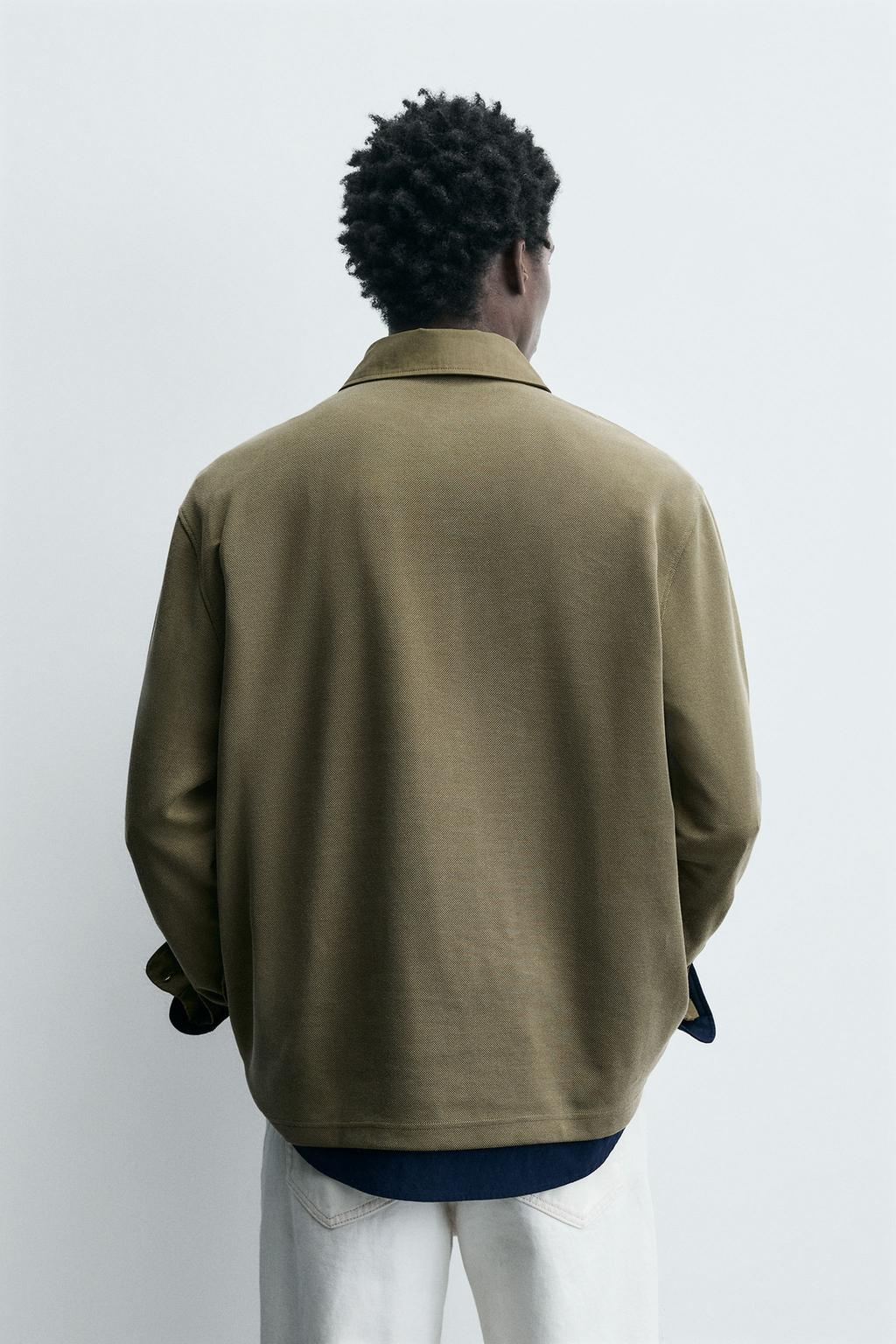 ПОЛО ИЗ РЕЛЬЕФНОГО ПИКЕ С ЭФФЕКТОМ ПОТЕРТОСТИ