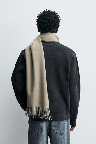 Свитер из шенилловой ткани с рельефным узором