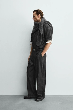 Джинсы с легкими складками- Заказать в России