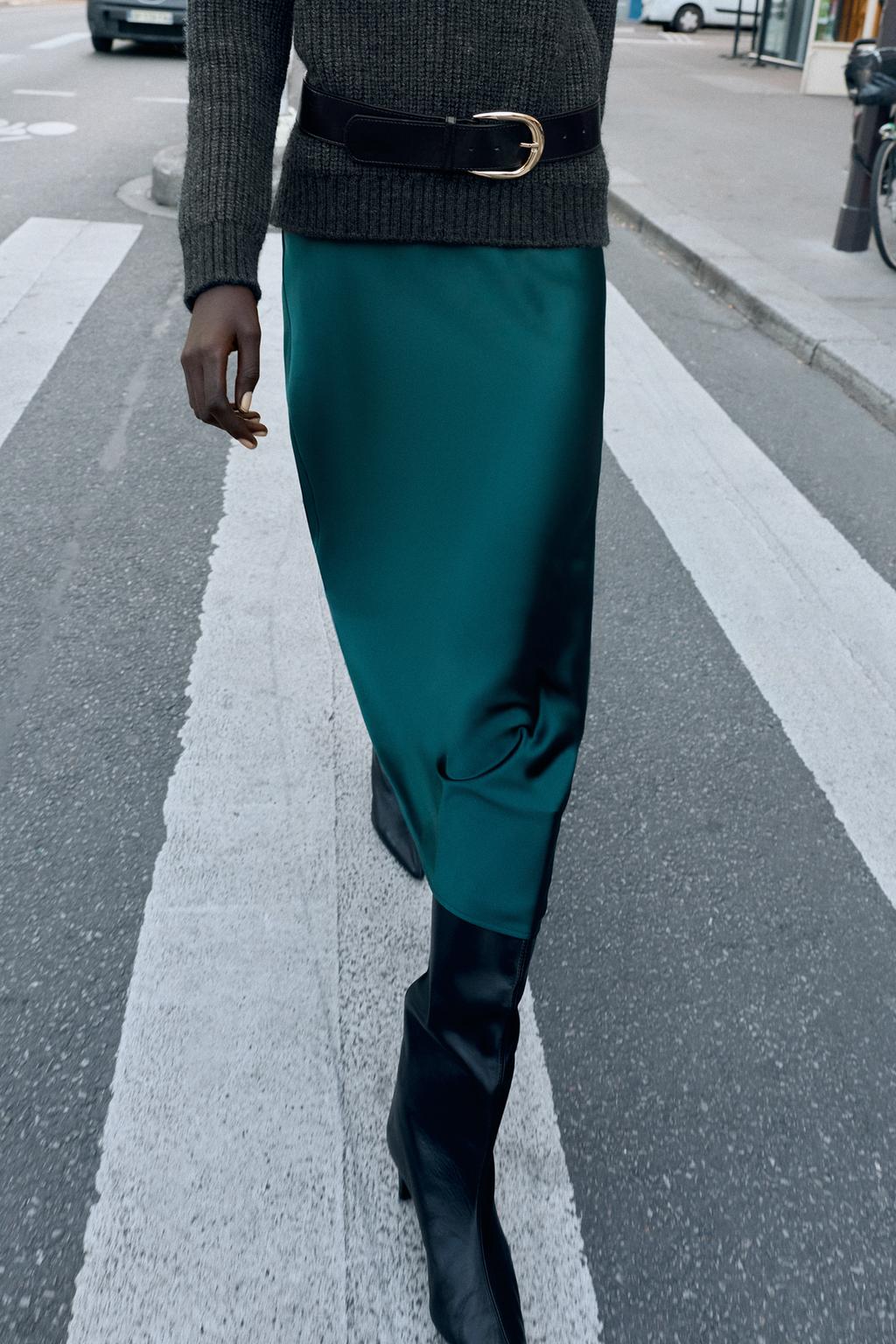 АТЛАСНАЯ ЮБКА МИДИ